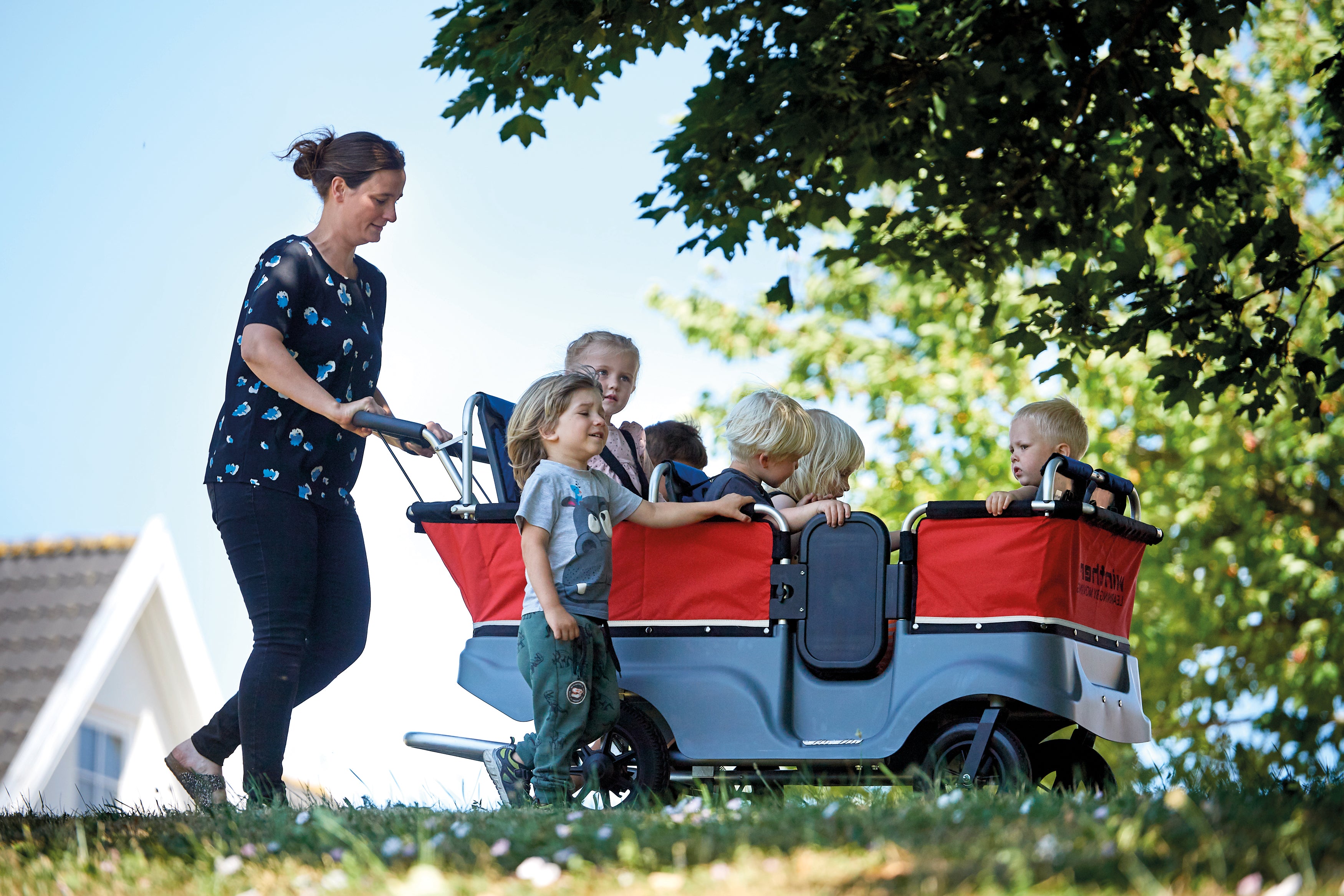 Winther Kinderbus Turtle – Der sichere und ergonomische Begleiter für Gruppenausflüge