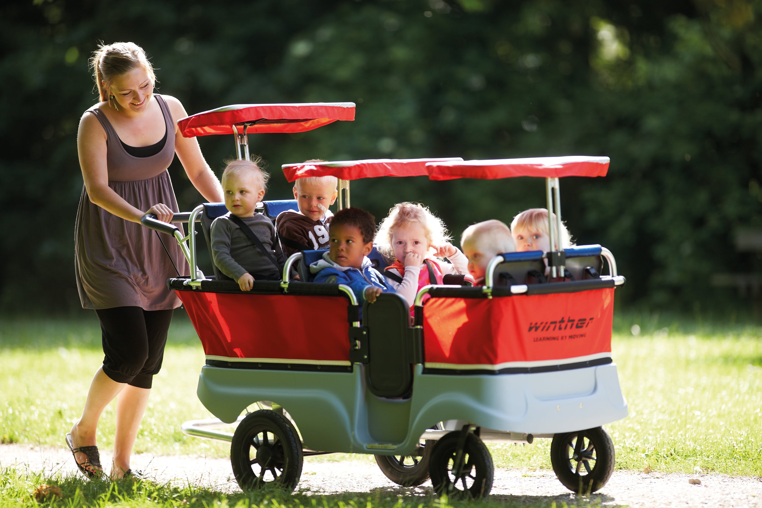 Bus pour enfants Winther Turtle - Le compagnon sûr et ergonomique pour les voyages en groupe