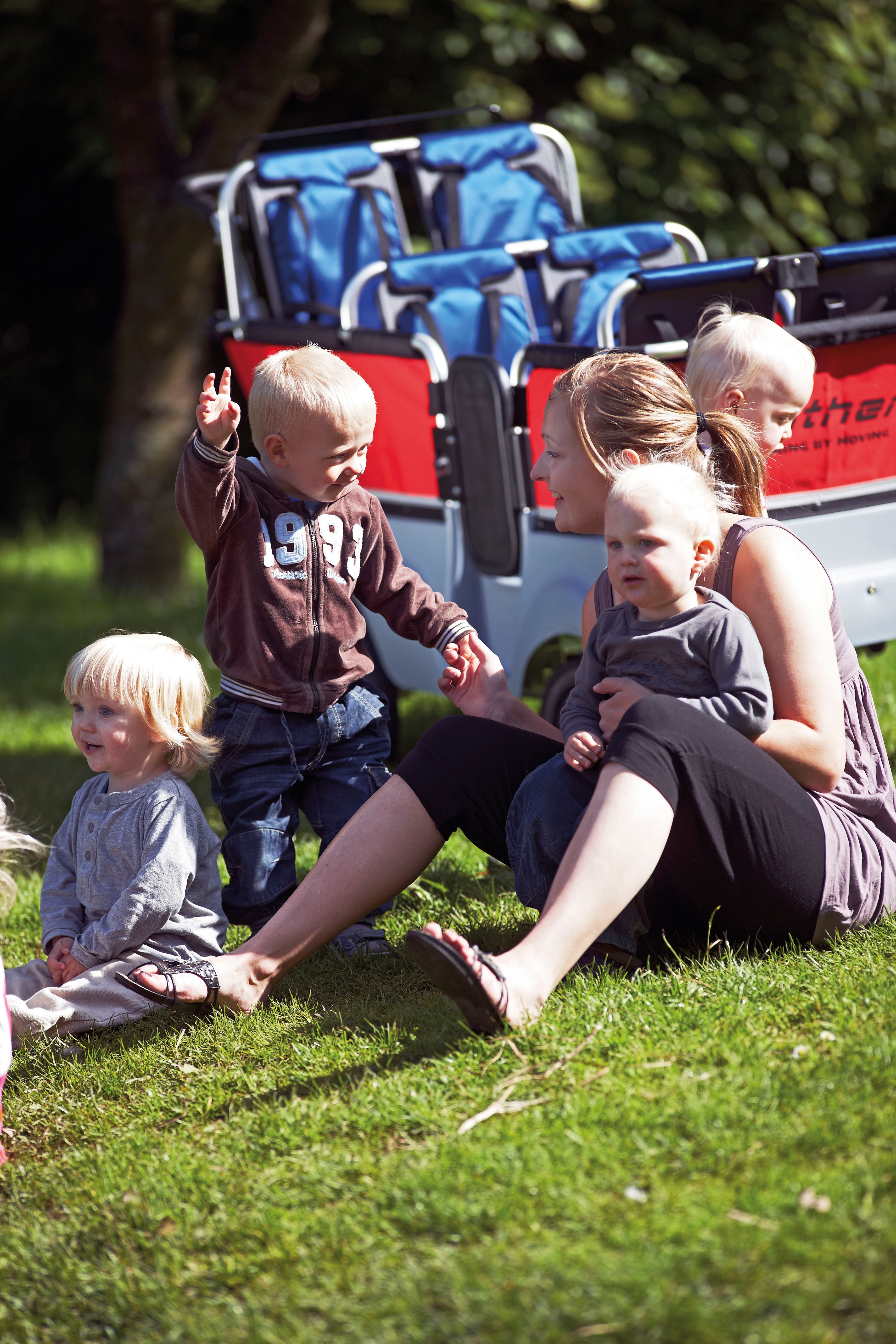 Bus pour enfants Winther Turtle - Le compagnon sûr et ergonomique pour les voyages en groupe